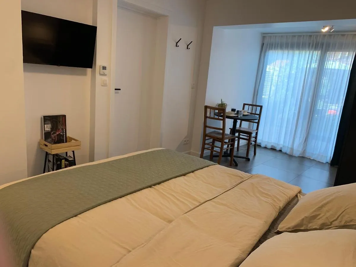Homestay, Ground Floor, Comfort Room Brugge Belçika
